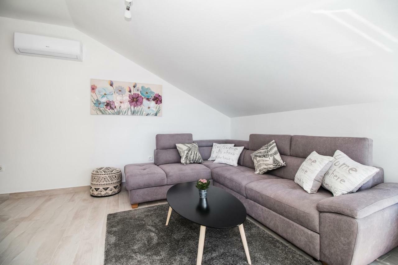 Apartment Hera With Balcony And Free Parking Zadar Buitenkant foto