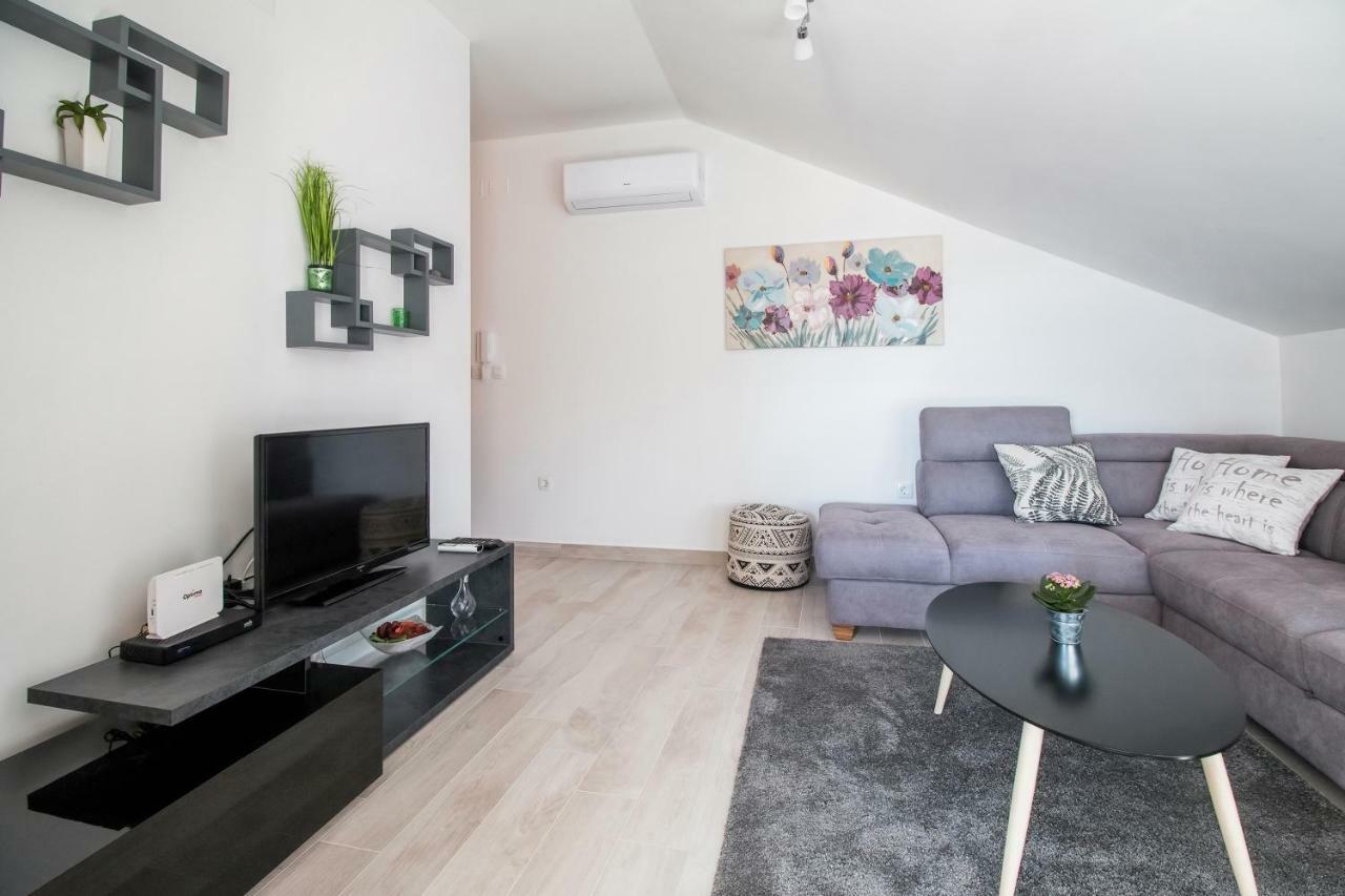 Apartment Hera With Balcony And Free Parking Zadar Buitenkant foto